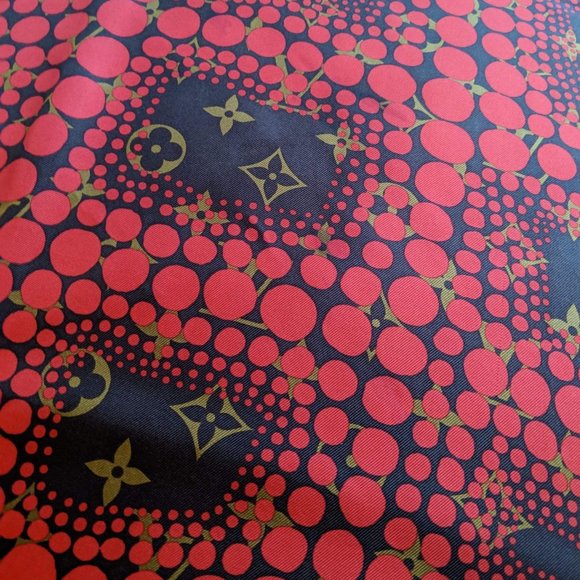 Louis Vuitton Yayoi Kusama square scarf in red - Picture 6 of 6